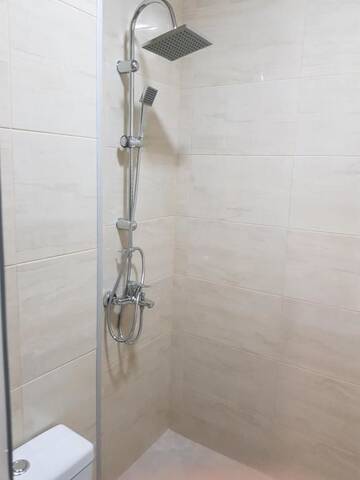 Фото номера Трехместный номер с балконом Отель MikePalace г. Батуми 3