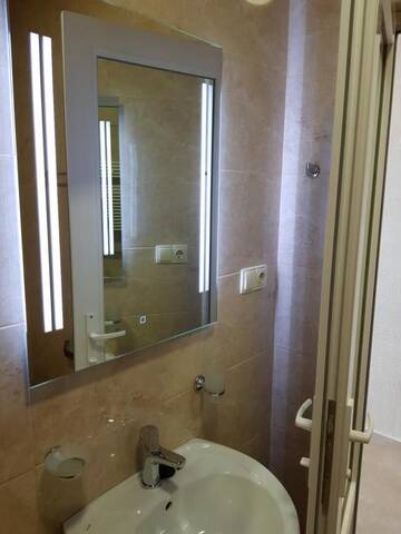 Фото номера Двухместный номер Делюкс с 1 кроватью и балконом Отель MikePalace г. Батуми 3