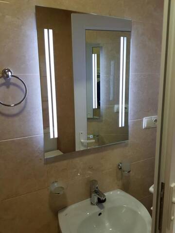 Фото номера Двухместный номер Делюкс с 1 кроватью и балконом Отель MikePalace г. Батуми 4