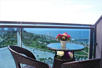 Фото номера Номер-студио с видом на море Отель Lux Apartment in The Beach Tower г. Батуми 52