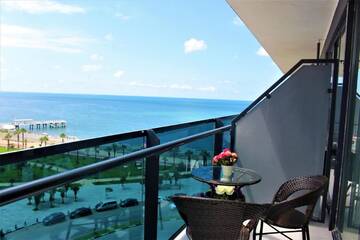Фото номера Номер-студио с видом на море Отель Lux Apartment in The Beach Tower г. Батуми 20