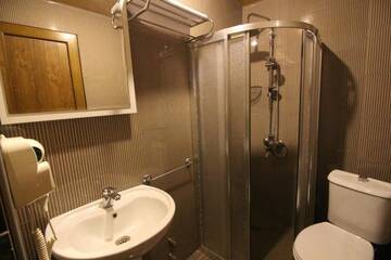 Фото номера Стандартный двухместный номер с 1 кроватью Отель B&amp;B Hotel г. Батуми 13