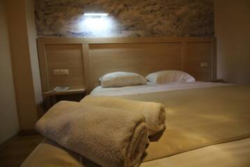 Фото номера Семейный двухместный номер с 1 кроватью Отель B&amp;B Hotel г. Батуми 4