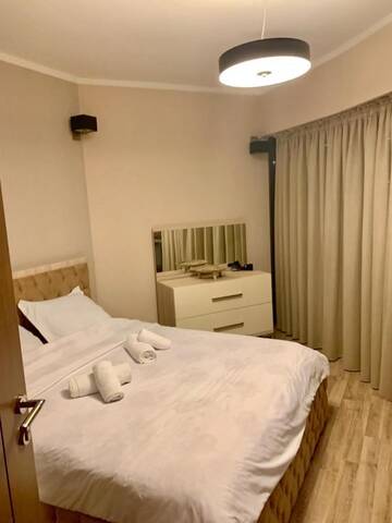 Фото номера Люкс с кроватью размера «king-size» и видом на море Отель Hotel Orbi Towers г. Батуми 17
