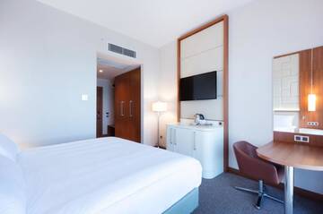 Фото номера Стандартный двухместный номер с 1 кроватью Отель Legend Hotel Batumi г. Батуми 4