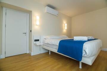 Фото номера Апартаменты с видом на море Отель Hotel Orbi City Center г. Батуми 14