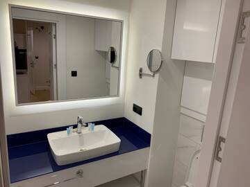 Фото номера Апартаменты с видом на море Отель Hotel Orbi City Center г. Батуми 27
