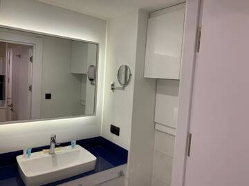 Фото номера Апартаменты с видом на море Отель Hotel Orbi City Center г. Батуми 30