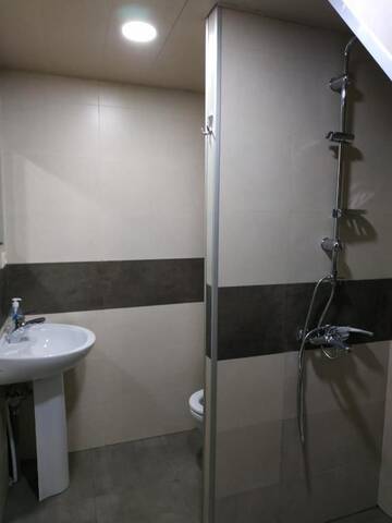 Фото номера Общий десятиместный номер для мужчин и женщин Хостелы HOSTEL SV г. Батуми 12