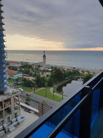 Фото номера Двухместный номер с 1 кроватью и балконом Апарт-отели flat for rent,seaside г. Батуми 3