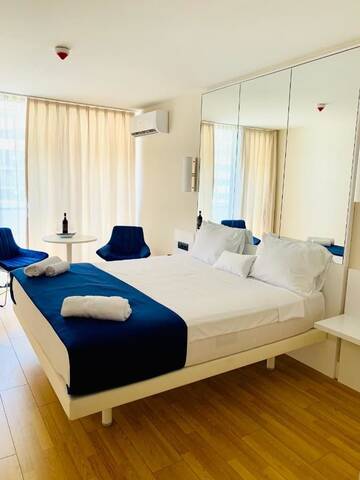 Фото номера Номер-студио с видом на море Отель Orbi Twin Towers Batumi ZV г. Батуми 9