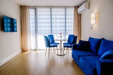 Фото номера Апартаменты с 2 спальнями Отель Orbi City Inn г. Батуми 13