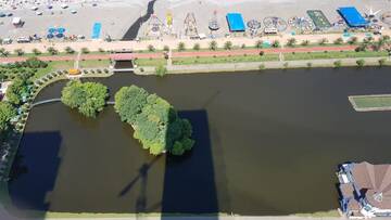 Фото номера Апартаменты с 2 спальнями Отель Orbi City Inn г. Батуми 11