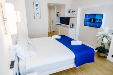 Фото номера Апартаменты-студио с видом на море Отель Orbi City Inn г. Батуми 10
