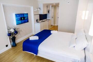 Фото номера Апартаменты-студио с видом на море Отель Orbi City Inn г. Батуми 23