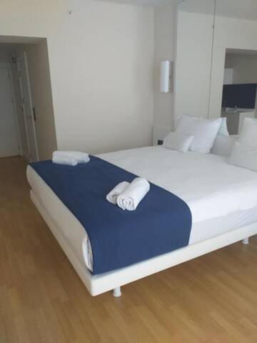 Фото номера Классический трехместный номер Отель Serenada Apartment г. Батуми 13