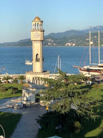 Фото номера Номер Делюкс (для 2 взрослых и 1 ребенка) Отель Batumi Georgia г. Батуми 52