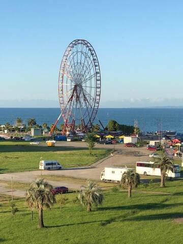 Фото номера Номер Делюкс (для 2 взрослых и 1 ребенка) Отель Batumi Georgia г. Батуми 56