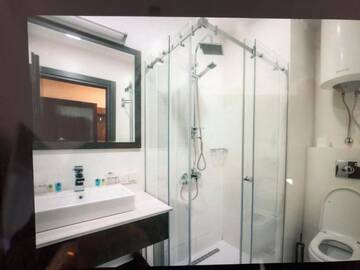 Фото номера Номер с кроватью размера «king-size» и видом на море Отель Hotel 36 - ORBI Beach Tower Batumi - 36th floor г. Батуми 12