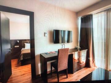 Фото номера Семейный суперлюкс Отель Hotel 36 - ORBI Beach Tower Batumi - 36th floor г. Батуми 8