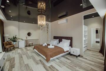 Фото номера Люкс с кроватью размера «king-size» и балконом Отель Butic Home г. Батуми 15