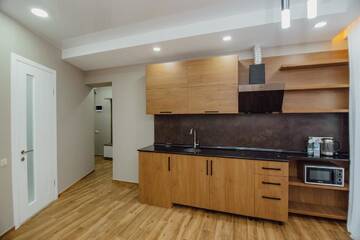 Фото номера Трехместный номер с балконом Отель Butic Home г. Батуми 7