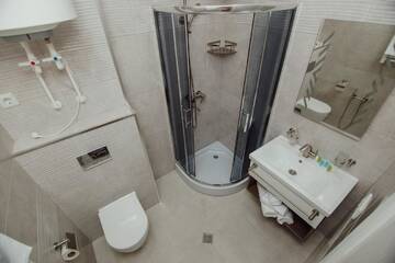 Фото номера Семейный номер с видом на море Отель Butic Home г. Батуми 7