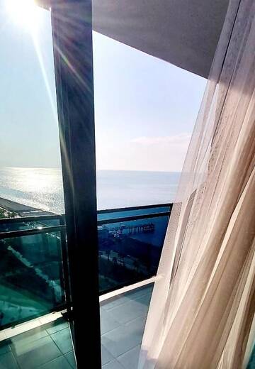 Фото номера Номер-студио Делюкс с кроватью размера &quot;king-size&quot; Апарт-отели BATUMI BEACH TOWER SEA FRONT APARTHOTEL г. Батуми 14
