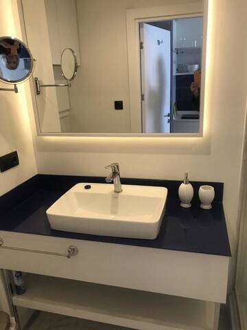 Фото номера Большой двухместный номер с 1 кроватью Отель Orbi City super room г. Батуми 10