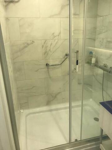 Фото номера Большой двухместный номер с 1 кроватью Отель Orbi City super room г. Батуми 24