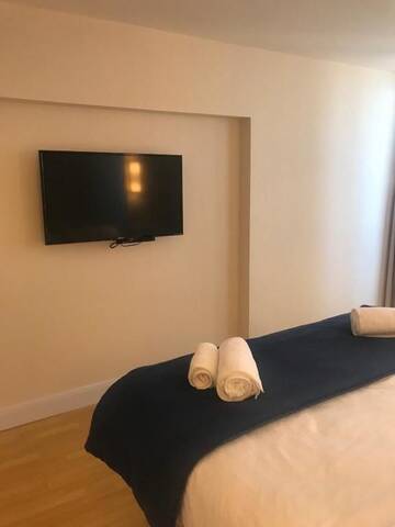 Фото номера Большой двухместный номер с 1 кроватью Отель Orbi City super room г. Батуми 20
