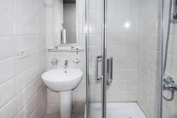 Фото номера Двухместный номер Делюкс с 1 кроватью и видом на море Отель Orbi Plaza Hotel Official г. Батуми 6