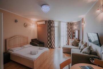 Фото номера Улучшенный двухместный номер с 1 кроватью Отель Orbi Plaza Hotel Official г. Батуми 10