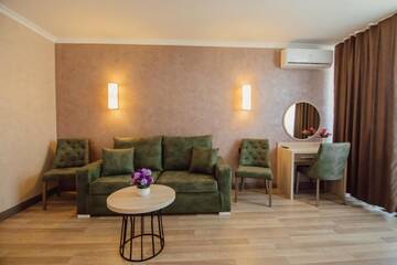 Фото номера Четырехместный номер Делюкс Отель Hotel Kanzler г. Батуми 4