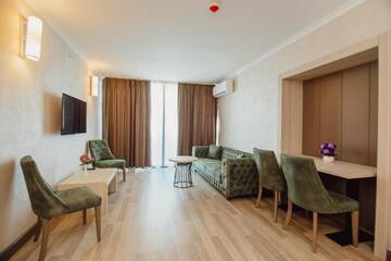 Фото номера Люкс с 2 спальнями Отель Hotel Kanzler г. Батуми 5