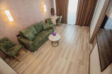 Фото номера Четырехместный номер Делюкс Отель Hotel Kanzler г. Батуми 8