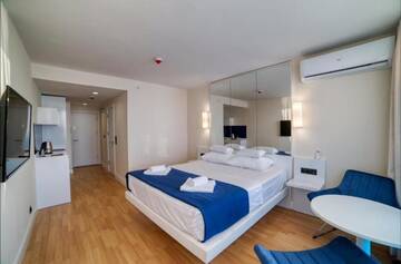 Фото номера Апартаменты-студио с видом на море Апарт-отели Heaven apartments in Orbi City г. Батуми 16