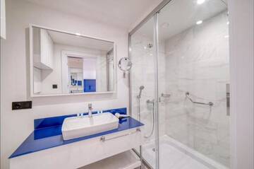 Фото номера Апартаменты-студио с видом на море Апарт-отели Heaven apartments in Orbi City г. Батуми 23