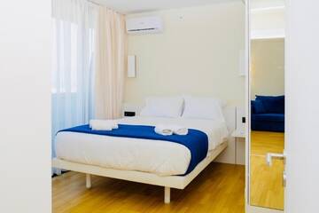 Фото номера Люкс с кроватью размера «queen-size» и видом на море Отель Seaside VIP40 Hotel г. Батуми 6