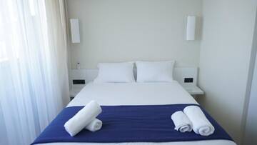 Фото номера Семейный номер с балконом Апарт-отели Best Batumi Apartments г. Батуми 2