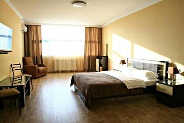 Фото номера Двухместный номер с 2 отдельными кроватями Мини-отель Pirosmani hotel г. Батуми 8