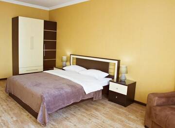 Фото номера Двухместный номер с 2 отдельными кроватями Мини-отель Pirosmani hotel г. Батуми 36