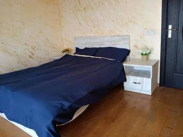 Фото номера Двухместный номер с 1 кроватью и балконом Хостелы Batumi Chase dream hostel追梦空间 г. Батуми 13