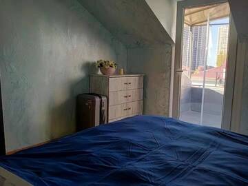 Фото номера Двухместный номер с 1 кроватью и балконом Хостелы Batumi Chase dream hostel追梦空间 г. Батуми 15