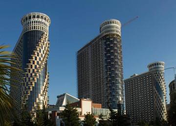Фото номера Апартаменты с видом на море Апарт-отели Orbi Sea Tower г. Батуми 54