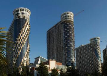Фото номера Апартаменты с видом на море Апарт-отели Orbi Sea Tower г. Батуми 9