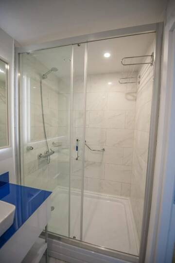 Фото номера Апартаменты с 1 спальней Апарт-отели Orbi city sea view г. Батуми 11