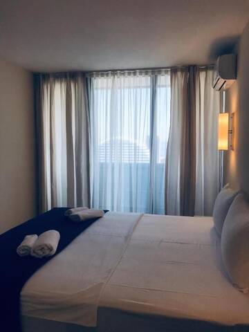 Фото номера Суперлюкс с видом на море Апарт-отели Orbi city sea view г. Батуми 11