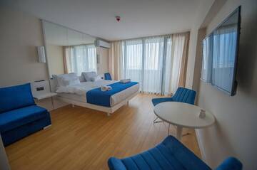 Фото номера Апартаменты с 1 спальней Апарт-отели Orbi city sea view г. Батуми 22